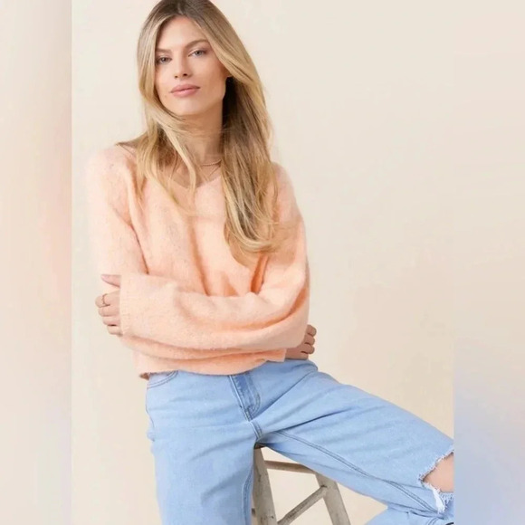 Francesca's Miami Fuzzy V Neck Pullover Sweater Size Medium - Picture 2 of 4